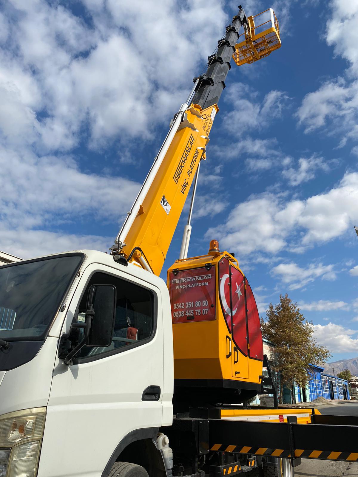 Sekmanlar Vinç: Malatya'da vinç, forklift, ekskavatör, kepçe ve lastikli kepçe hizmetlerinin yanı sıra nakliye, hafriyat, prefabrik yapı üretimi ve kurulumu ile güvenilir çözümler sunan lider firma. Modern ekipman ve uzman ekibimizle projelerinizi en yüksek standartlarda tamamlayın.